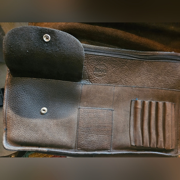 Roots Vintage Portfolio Bag // Pebbled Leather. 1980s. 17x14 Inches - Picture 11 of 15